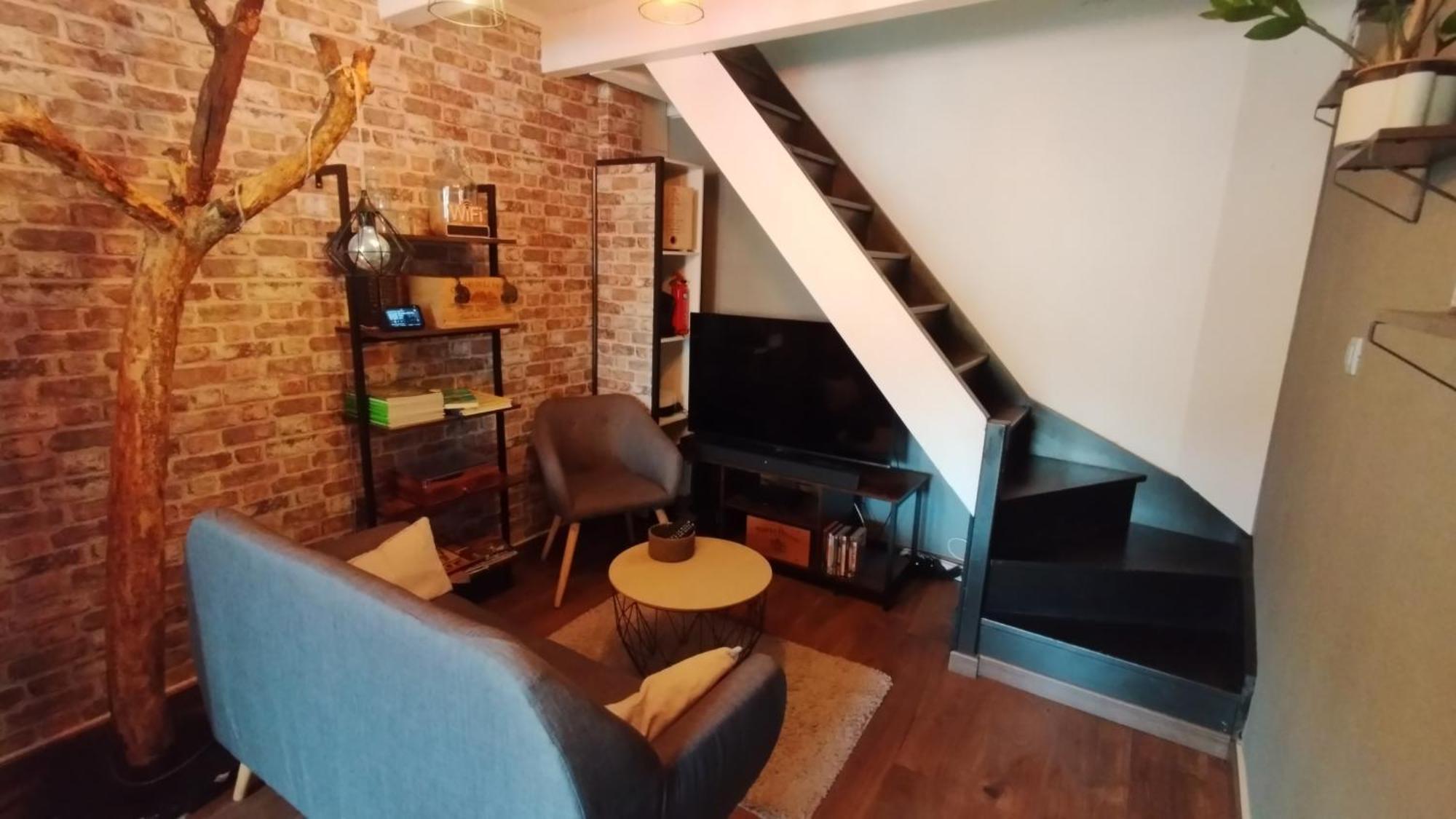 Blanche, Maison De Bourg Pleine De Charme